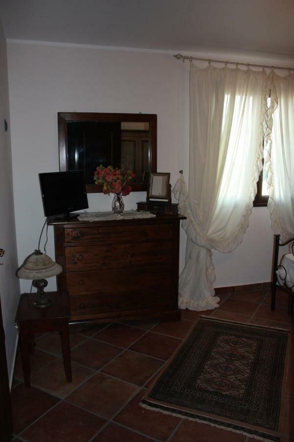 B&B Falconara Ліката Екстер'єр фото